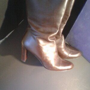 Gorgeous Stuart Weitzman Wine Leather Boots